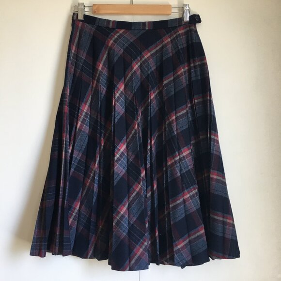 Vintage Canadian Plaid Knife Pleated Wool Skirt 28W - Picture 2 of 13